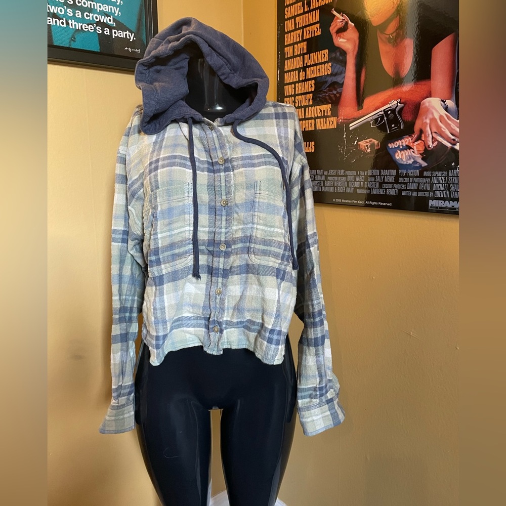 Women’s American Eagle Plaid Crop ( Large )